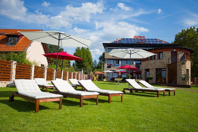 Pole Position Beach Hotel 발라톤사르소 외부 사진